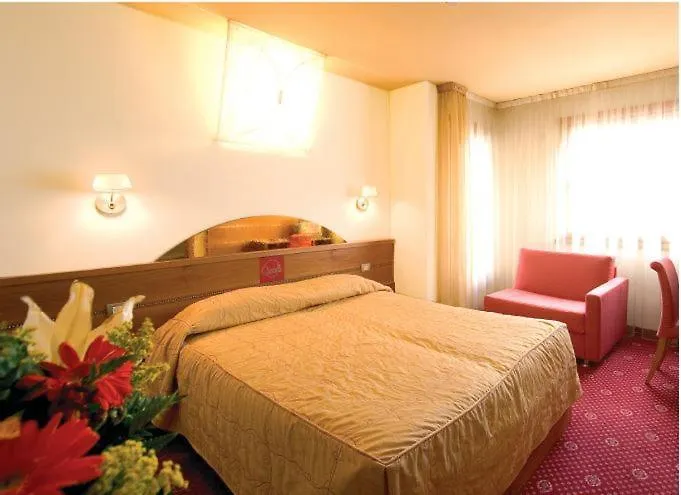 Hotel Ristorante La Casona Feltre 3*,